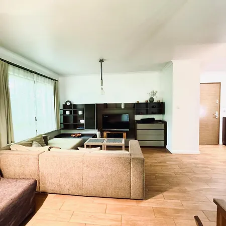 Shadow Retreat By Fiesta Apartman *
